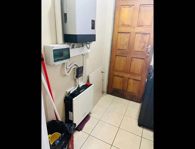 4 BEDROOM HOUSE FOR SALE IN FLEURHOF